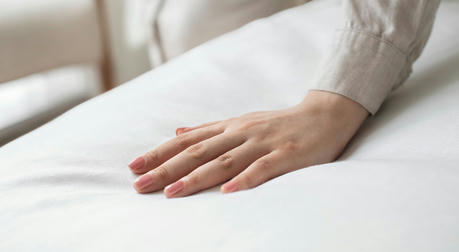 Memory Foam vs. Latex Mattresses: Which One is Better for Your Sleep Needs?